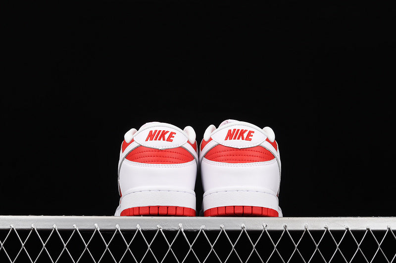 WMNS NikeSB Dunk Low - University Red