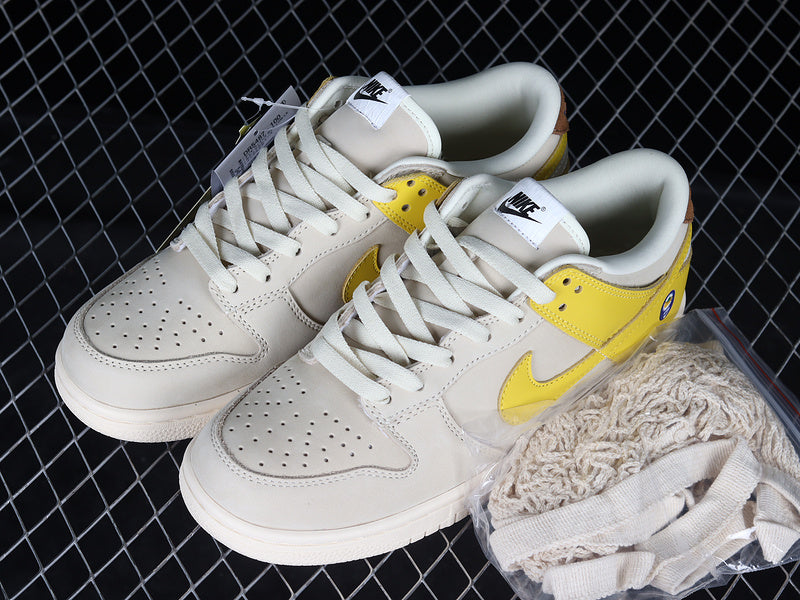 NikeMens Dunk Low - Banana