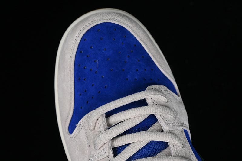 NikeMens SB Dunk Low - Hyper Royal/Malachite