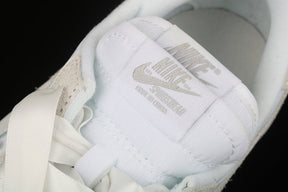sacai x NikeWMNS LDWaffle - White Nylon
