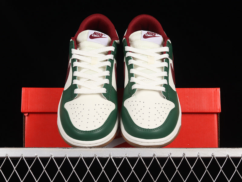 NikeSB Dunk Low - Gorge Green