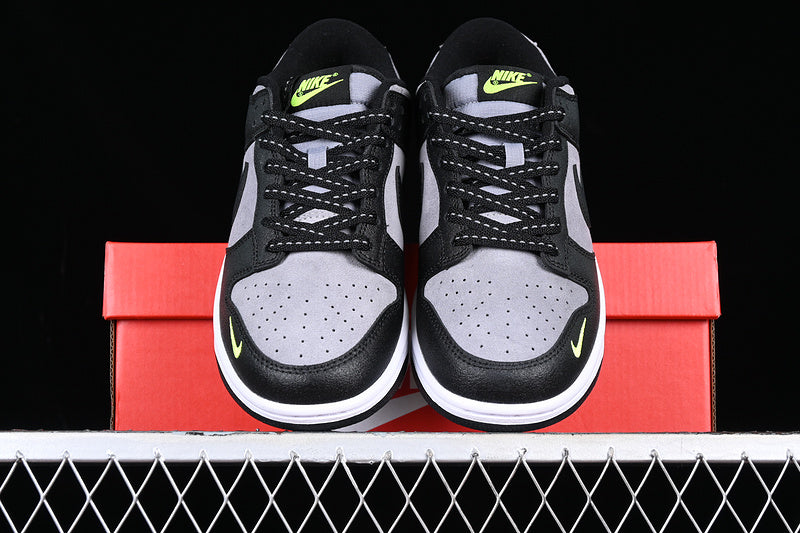 NikeMens Dunk low strike - Grey/Green