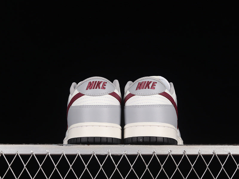 NikeSB Dunk Low - Red Wood
