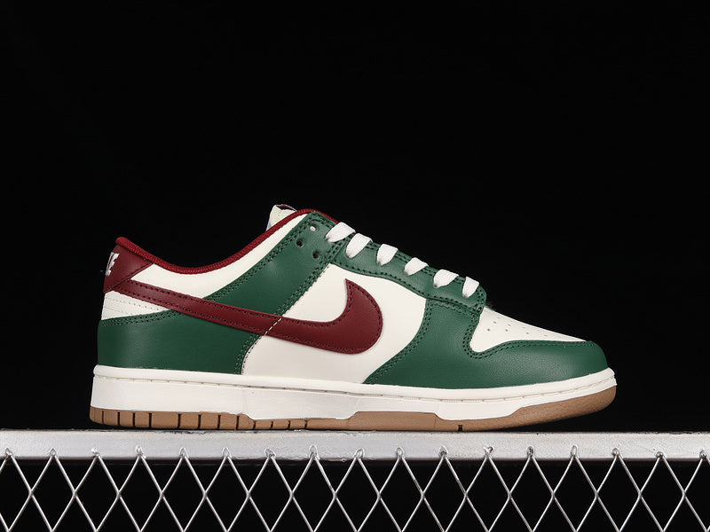 NikeSB Dunk Low - Gorge Green