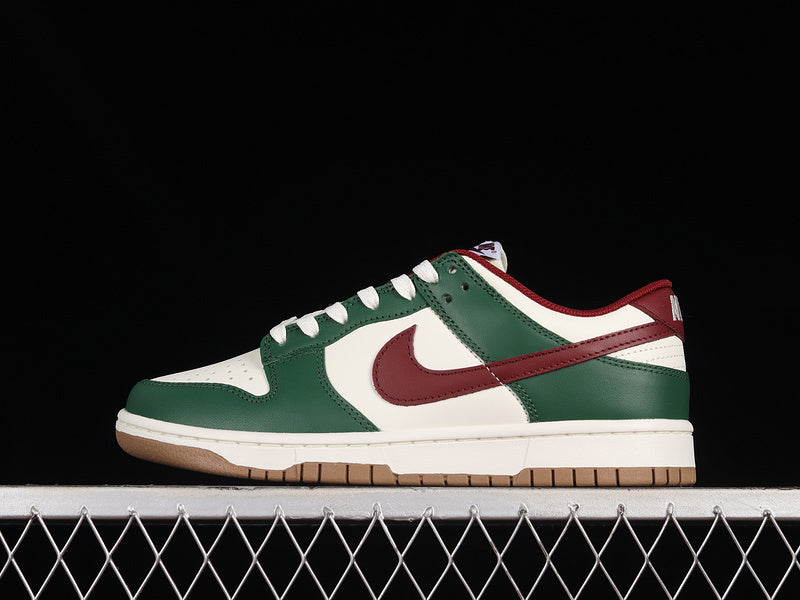 NikeSB Dunk Low - Gorge Green