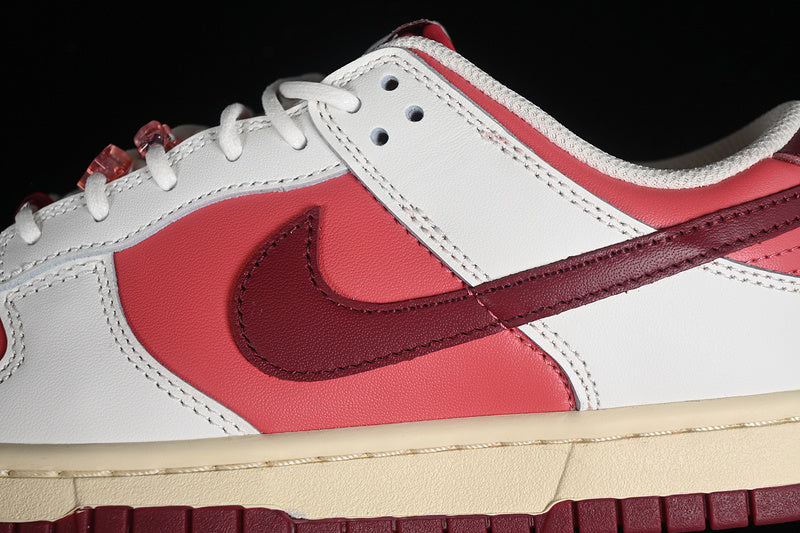 NikeWMNS Dunk Low - Valentine s Day