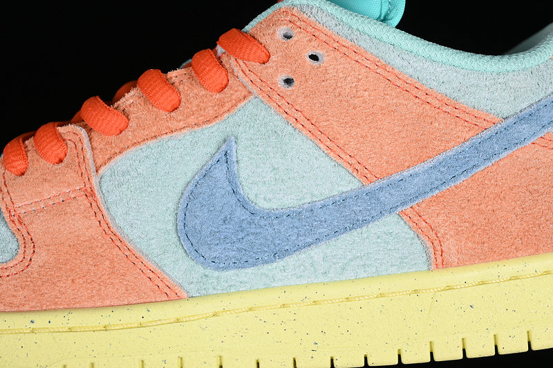 NikeMens SBDunk Low Orange - Emerald Rise