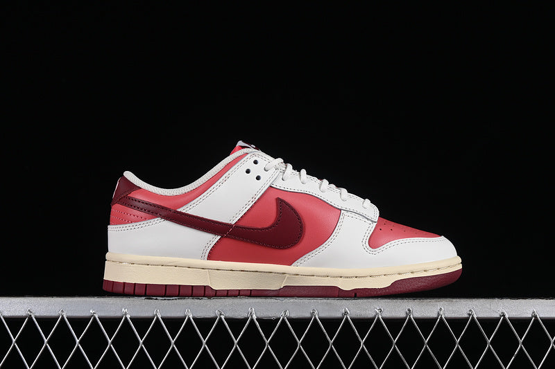 NikeWMNS Dunk Low - Valentine s Day