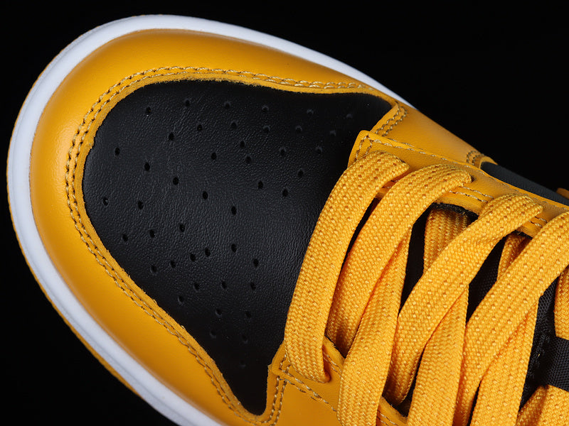 NikeMens Dunk Low - Goldenrod