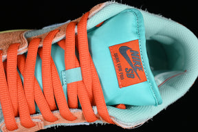 NikeMens SBDunk Low Orange - Emerald Rise