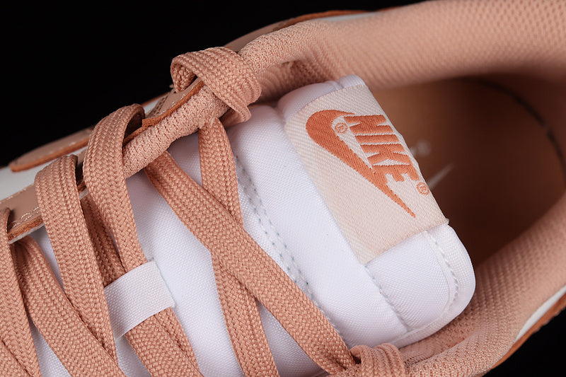 WMNS NikeSB Dunk Low - Rose Whisper