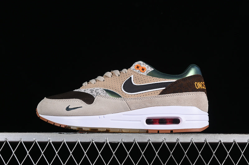 NikeMens Air Max 1 AM1 - University Of Oregon