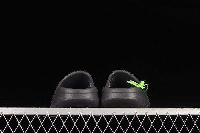 adidasMens Yeezy Slide - Onyx