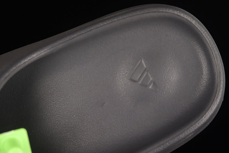 adidasMens Yeezy Slide - Onyx