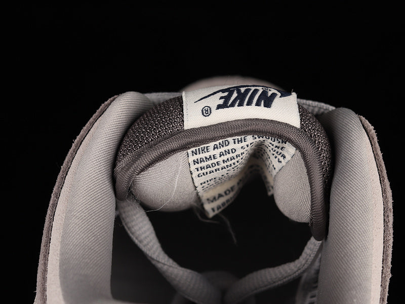 NikeMens SB Dunk Low - London