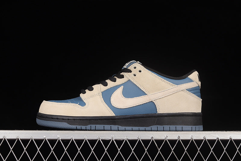 NikeSB Dunk Low Light Cream - Thunderstorm