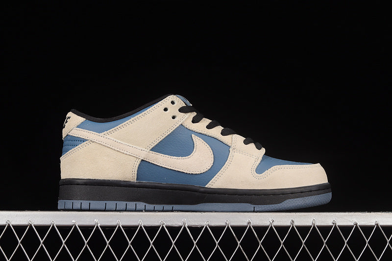 NikeSB Dunk Low Light Cream - Thunderstorm