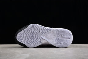 NikeMens Kyrie 8 - White University