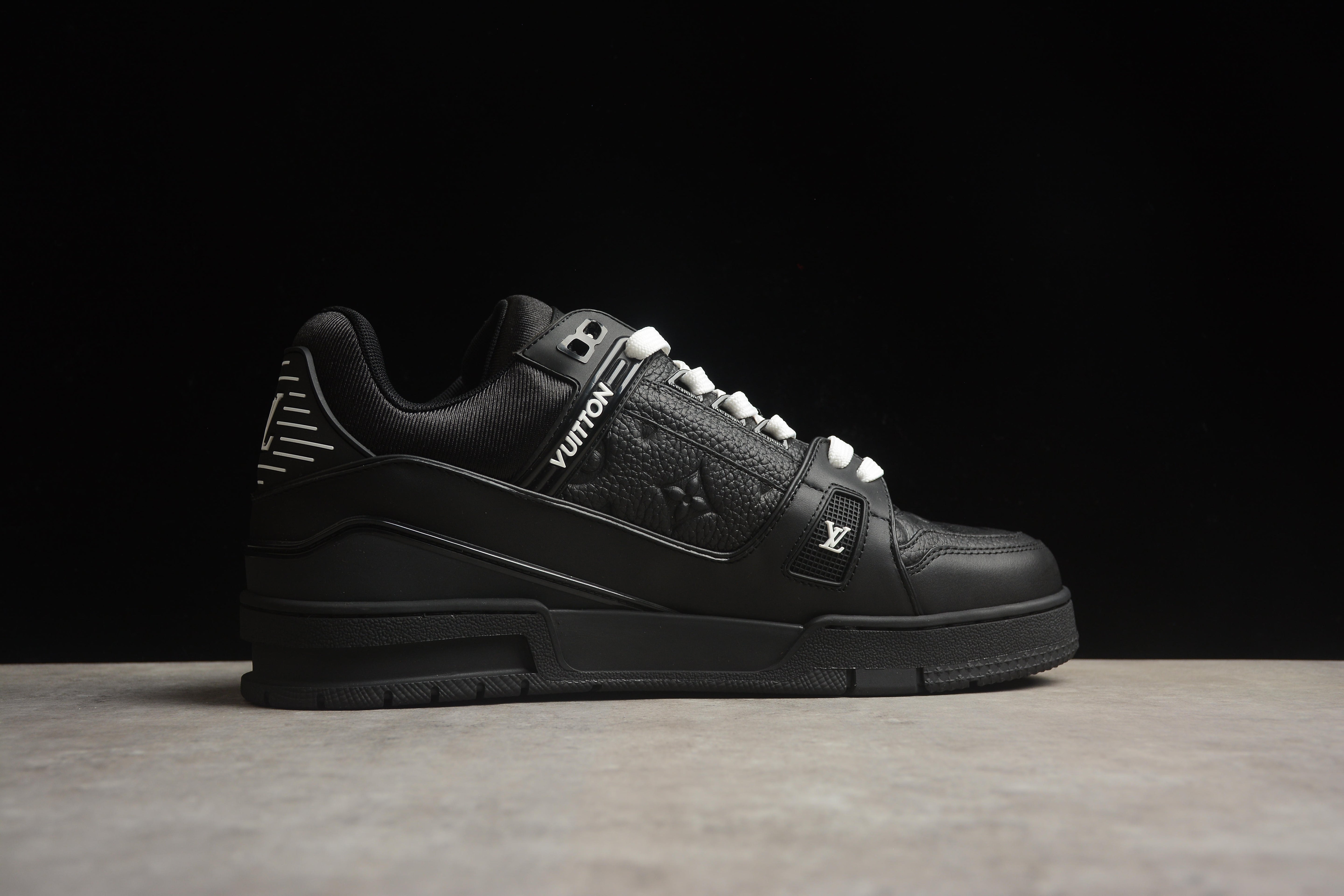 LouisVuitton Skate Trainer - Black