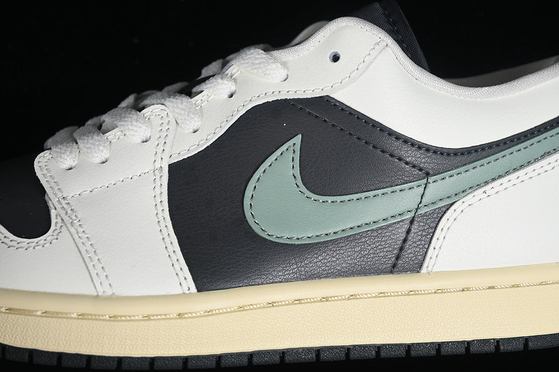 Air Jordan 1 Low - Jade Smoke