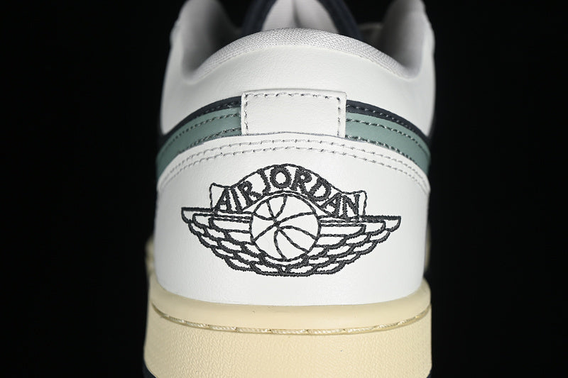 Air Jordan 1 Low - Jade Smoke