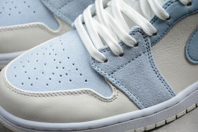 WMNS Air Jordan 1 AJ1 Mid SE - Light blue
