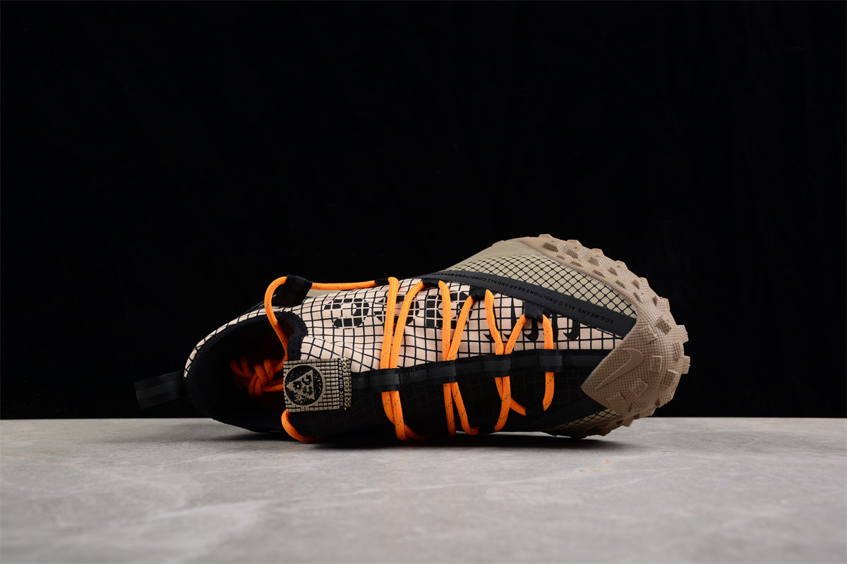 NikeMens ACG Mountain Fly Low - Fossil Stone