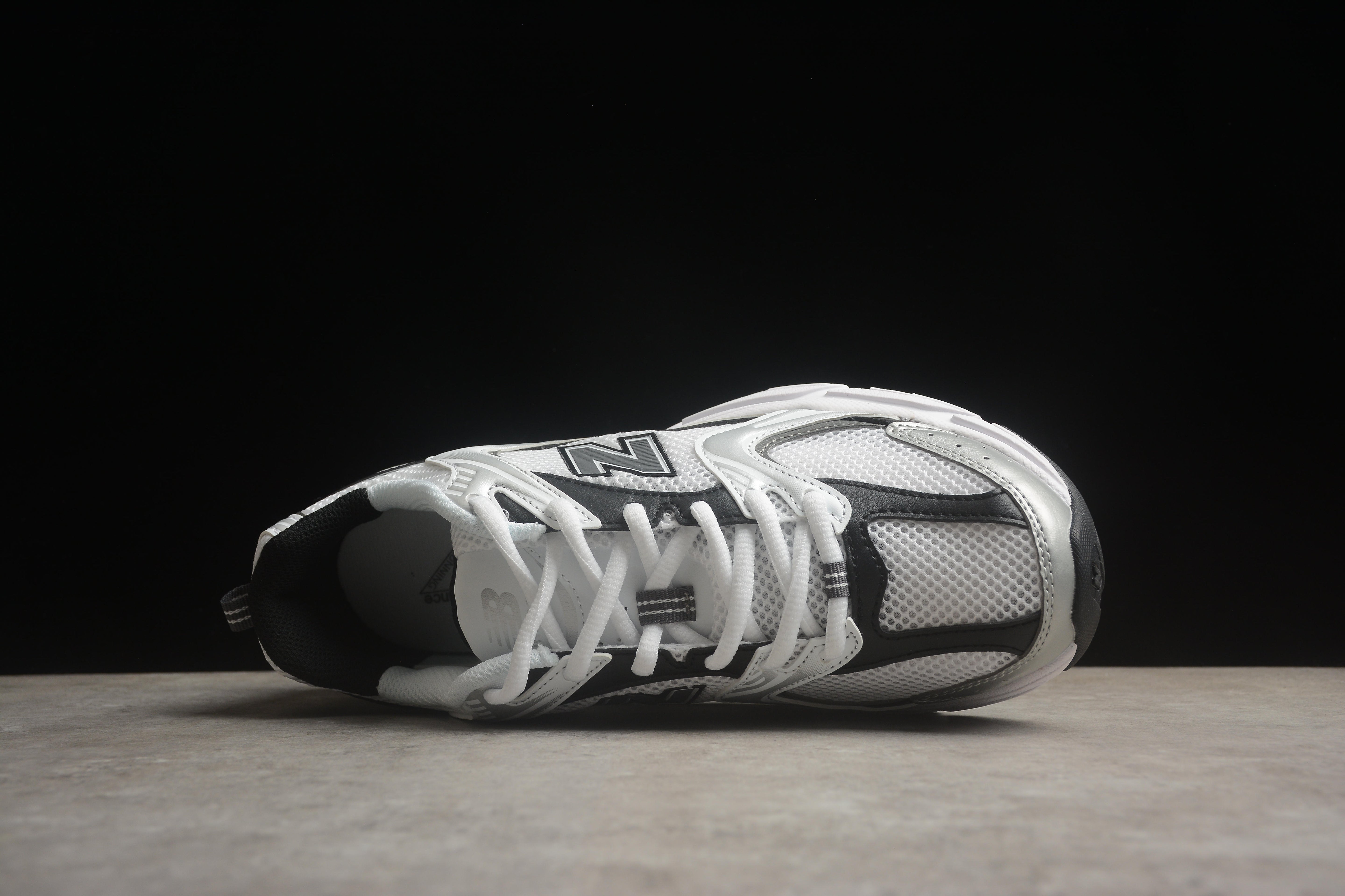 New Balance 530 - White/Black