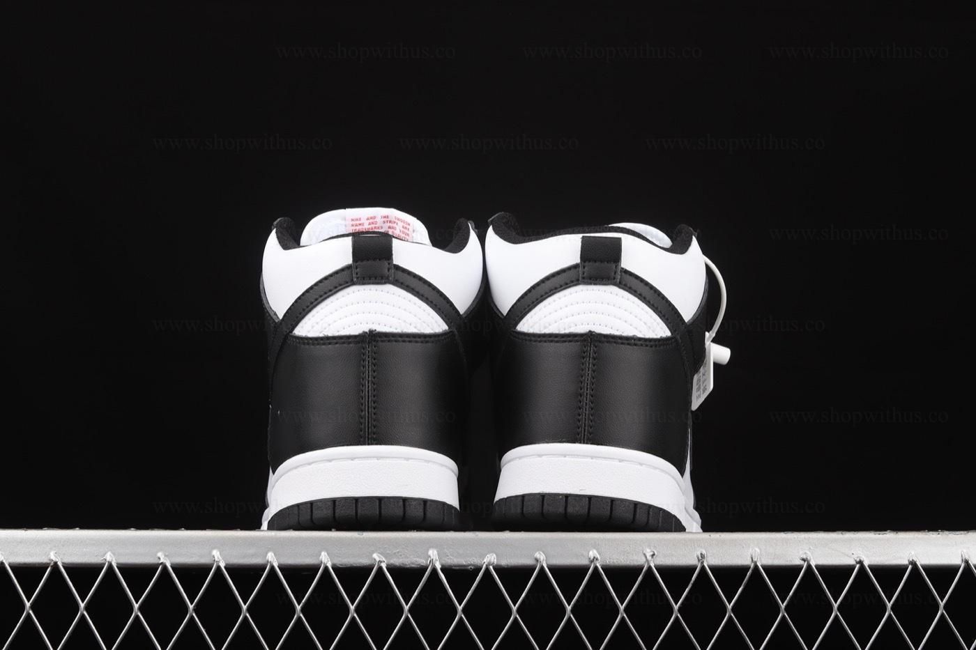 NikeWMNS Dunk High - Panda