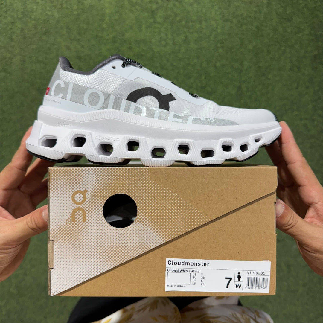OnRunning Cloudmonster - White Black