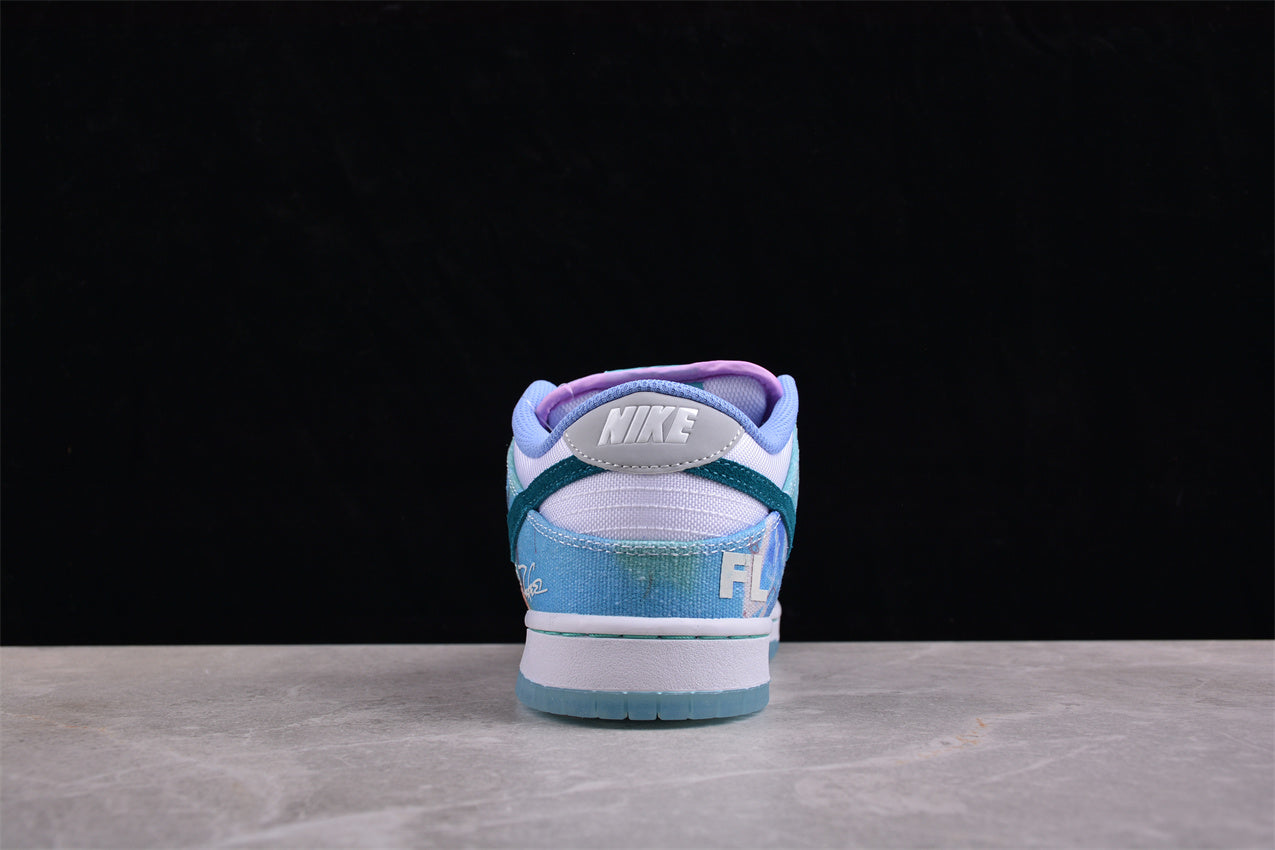 Futura Laboratories x NikeMens Dunk Low - Bleached Aqua