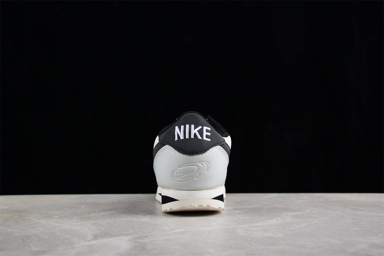 NikeMens Classic Cortez - White