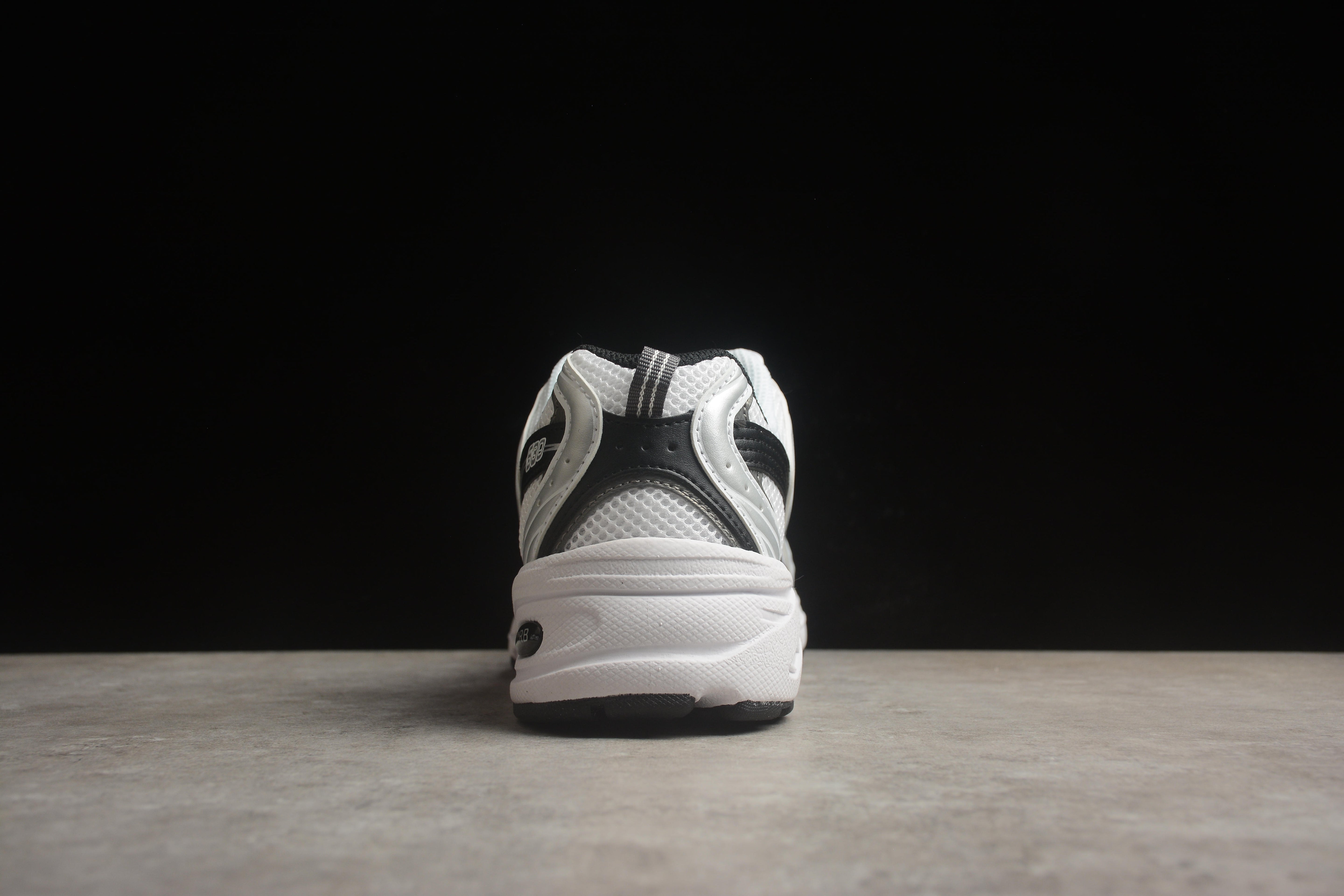 New Balance 530 - White/Black