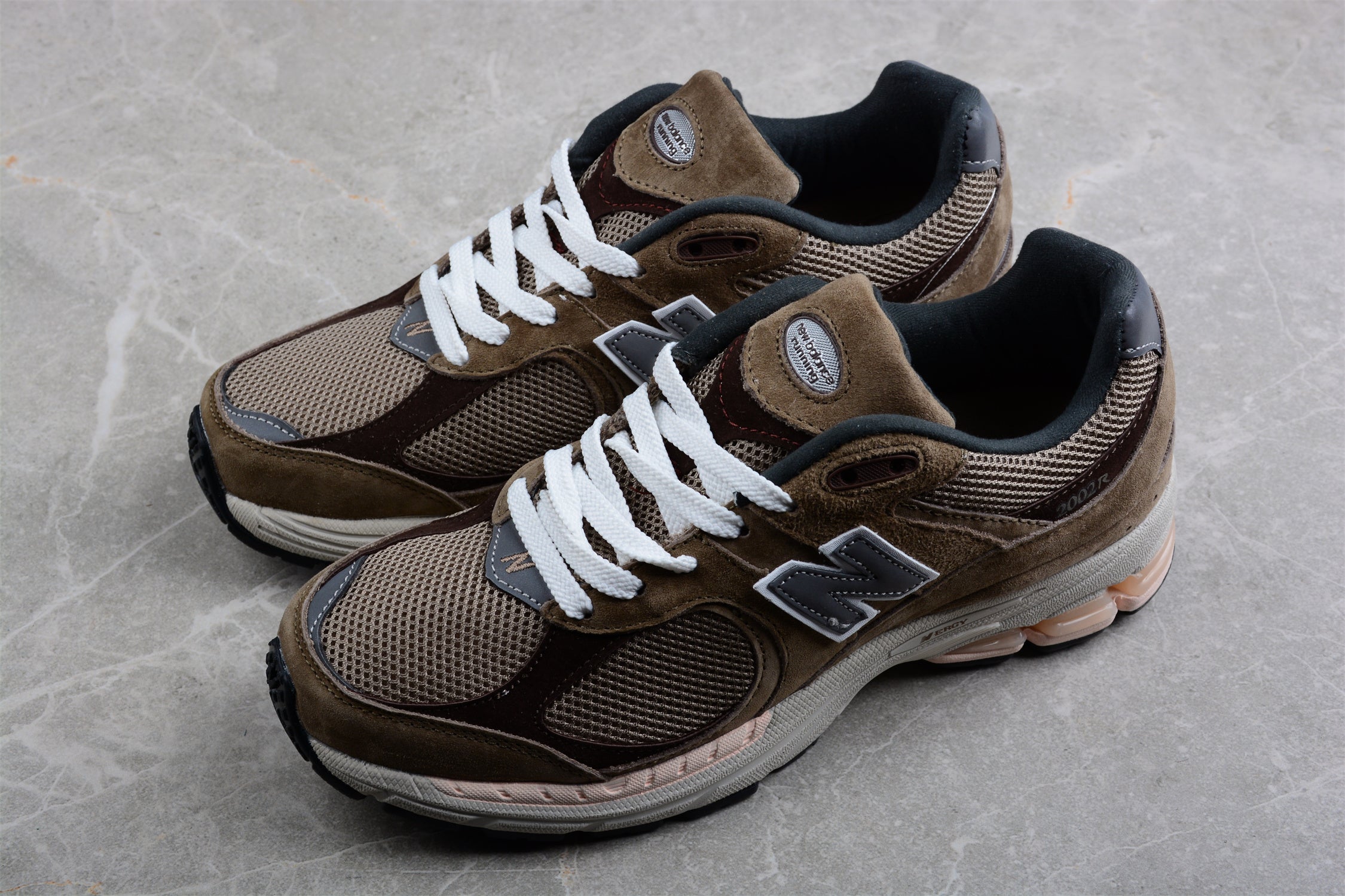 New Balance 2002R DP - Brown