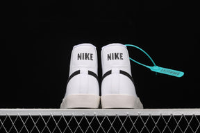 NikeWMNS Blazer Mid 77 Vintage - White