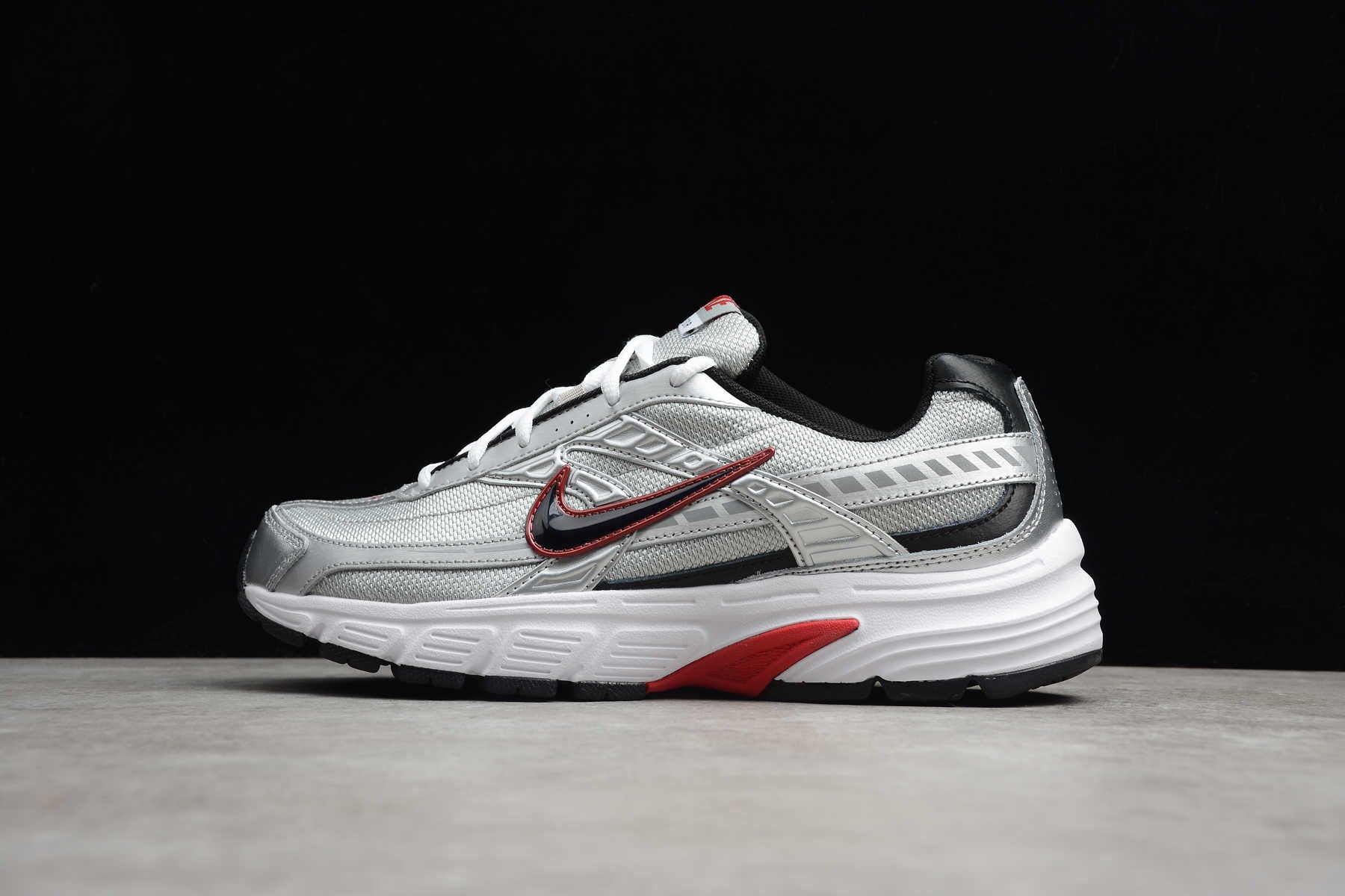 NikeMens Initiator - Metallic Silver/Red