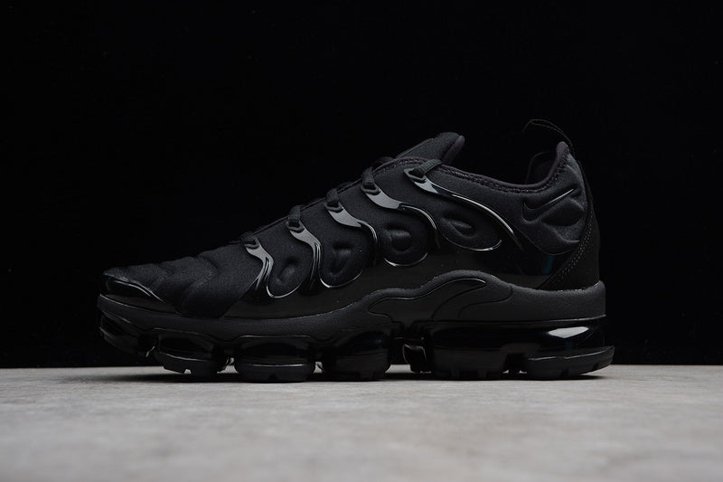 NikeMens Air Vapormax Plus - Triple Black