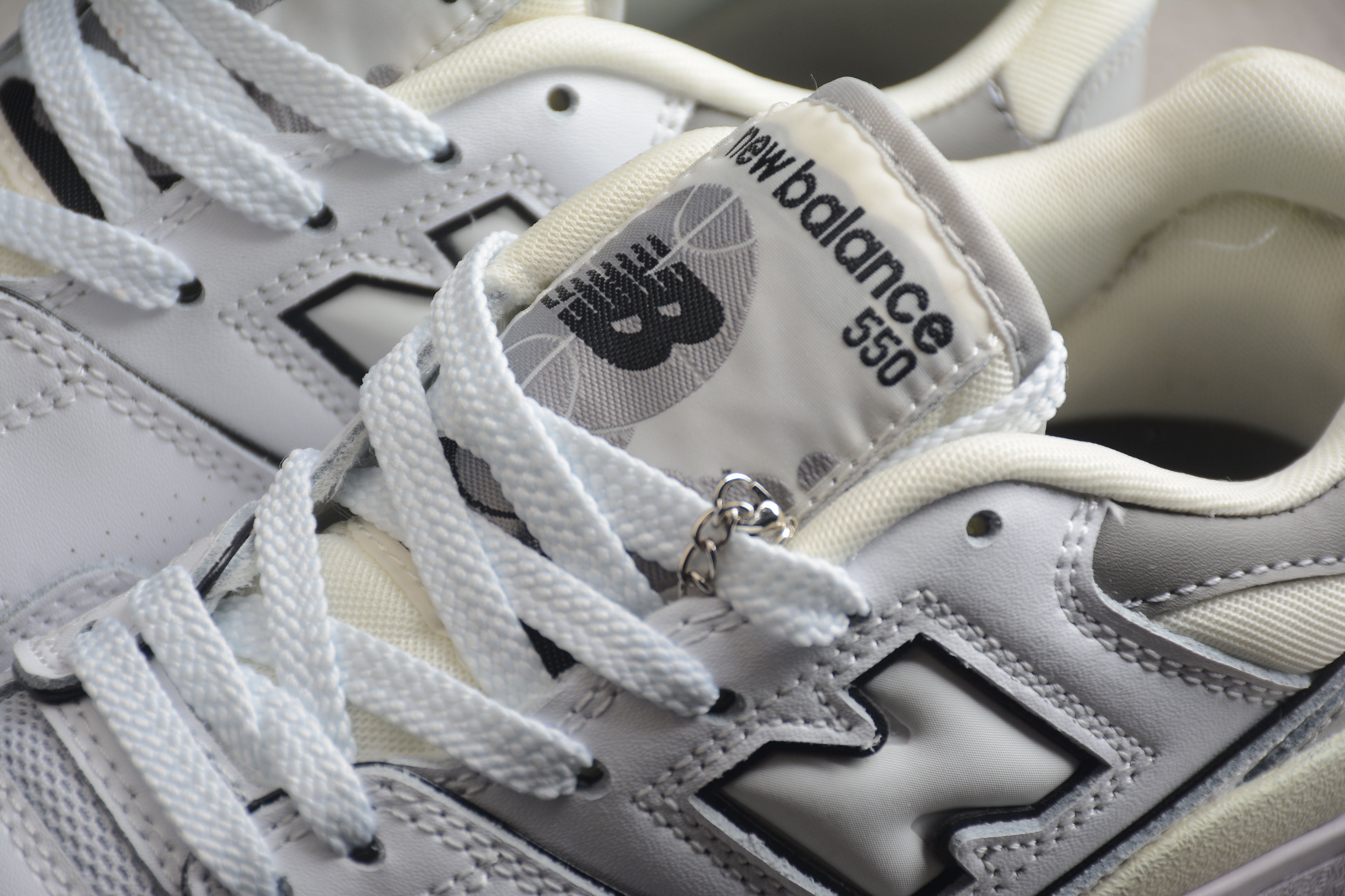 New Balance 550 - Salt and Pepper