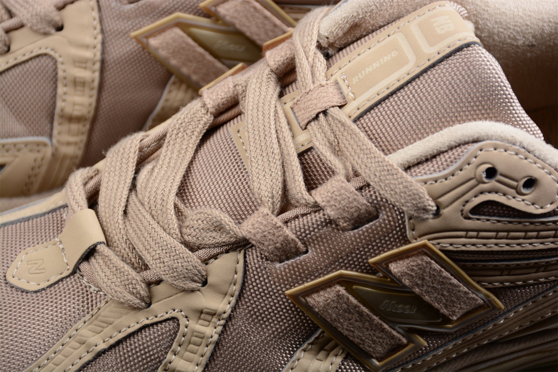 New Balance 1906R - Cordura Desert