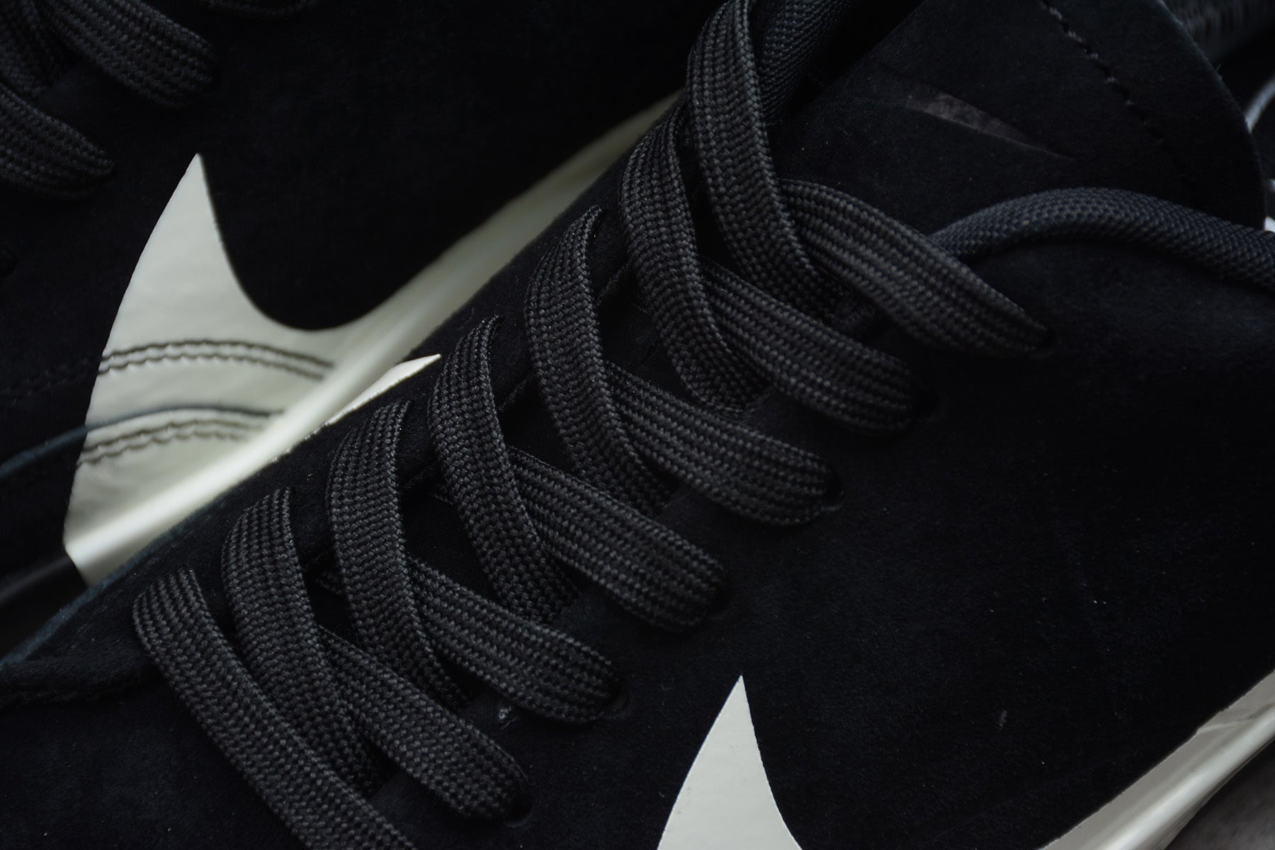 NikeUnisex Blazer City Low LX - "Black White"