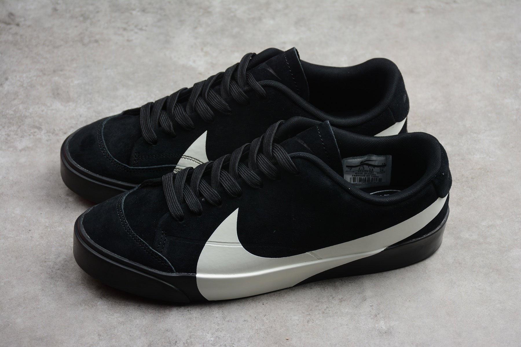 NikeUnisex Blazer City Low LX - "Black White"