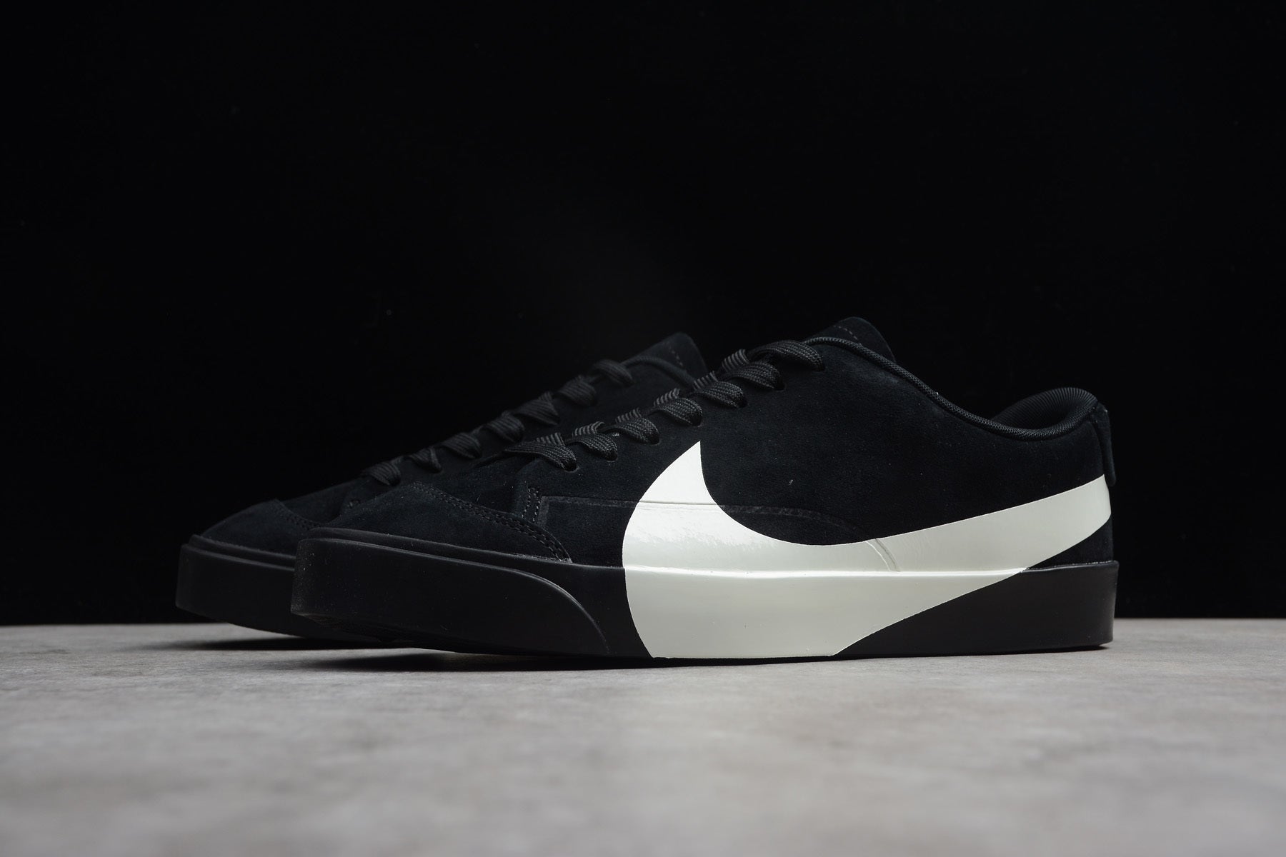NikeUnisex Blazer City Low LX - "Black White"
