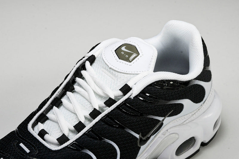 NikeMens Air Max Plus - Black/White