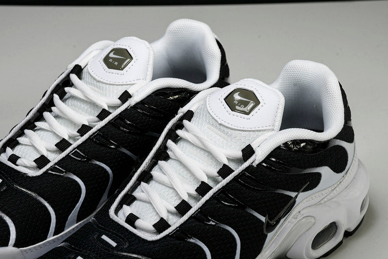 NikeMens Air Max Plus - Black/White