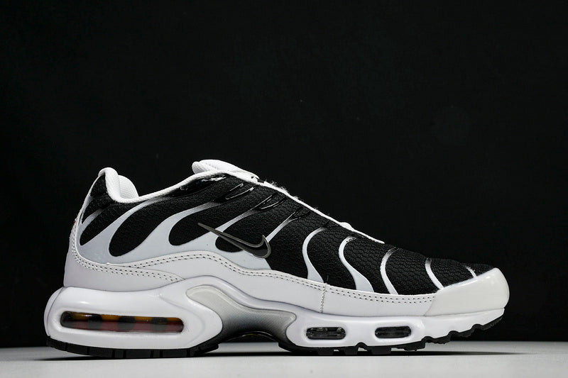 NikeMens Air Max Plus - Black/White