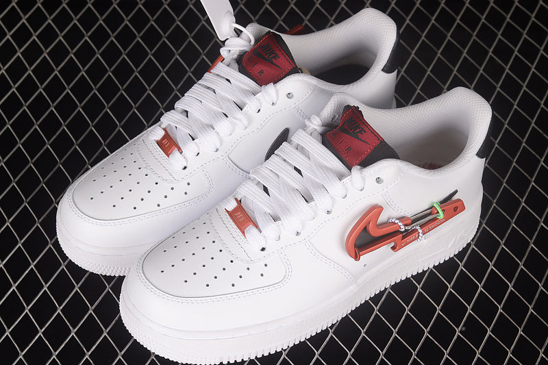 NikeUnisex Air Force 1 AF1 Low - Carabiner Swoosh Red