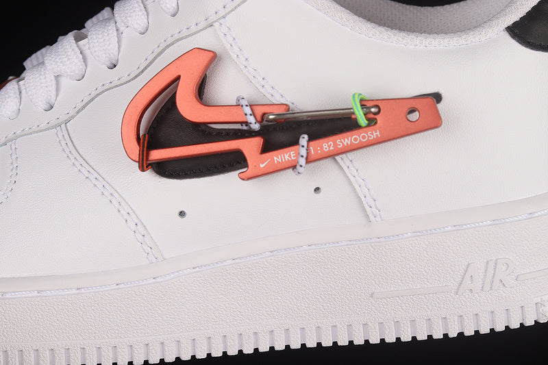 NikeUnisex Air Force 1 AF1 Low - Carabiner Swoosh Red