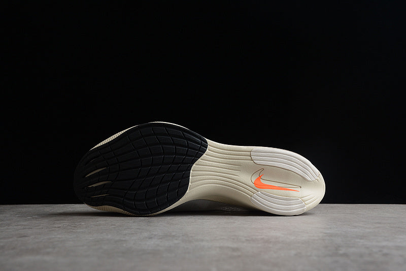 NikeUnisex ZoomX Vaporfly Next% 2 - White Black