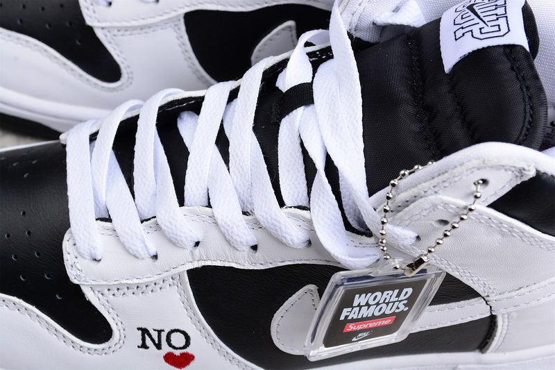 NikeUnisex SB Dunk High - Supreme Black