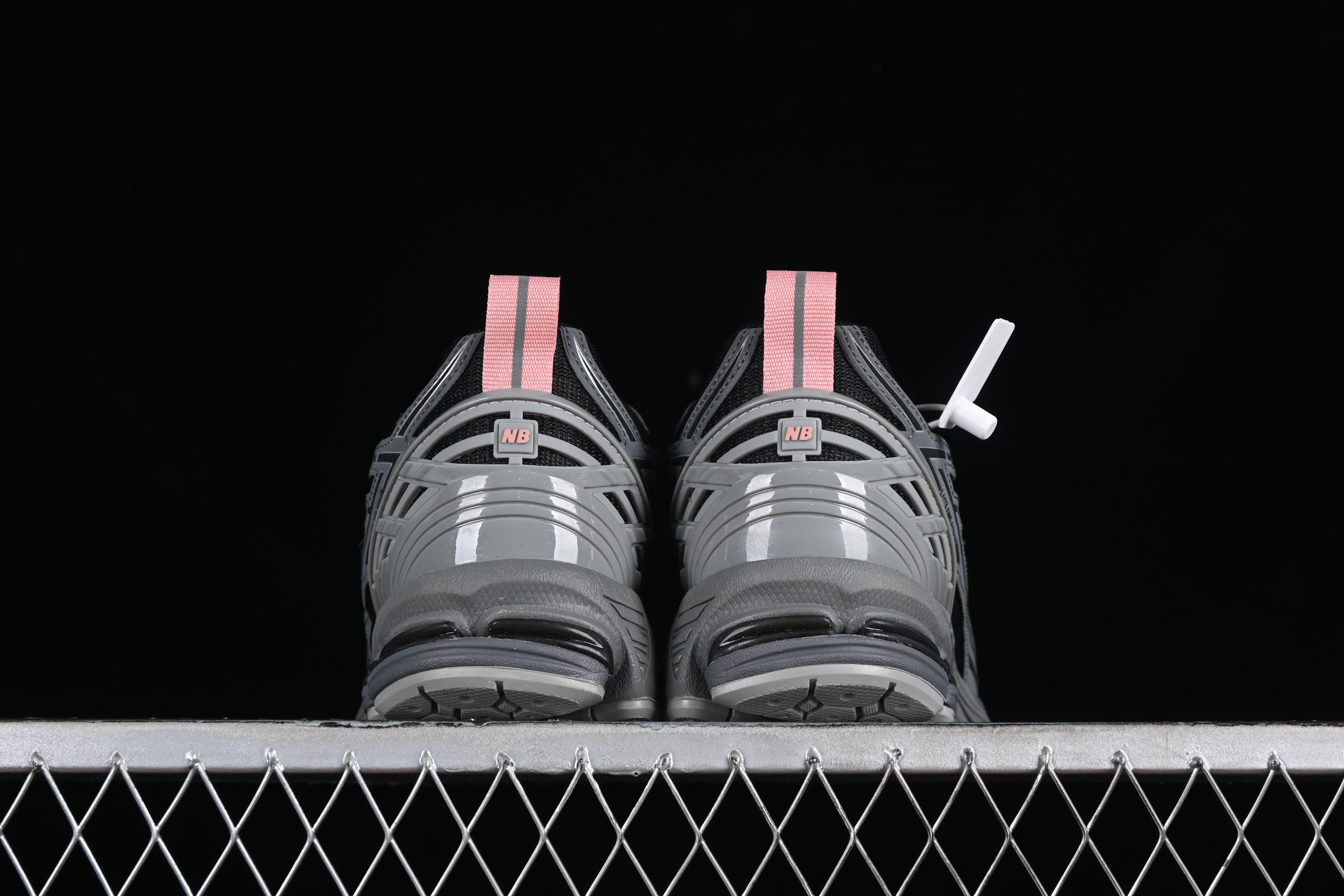 New Balance 1906R - Black/Pink Moon